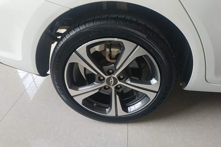 Used Chery Arrizo 5 2019 Revised PRO 1.5L CVT Youth Edition China VI Standard Right Rear Wheel Hub