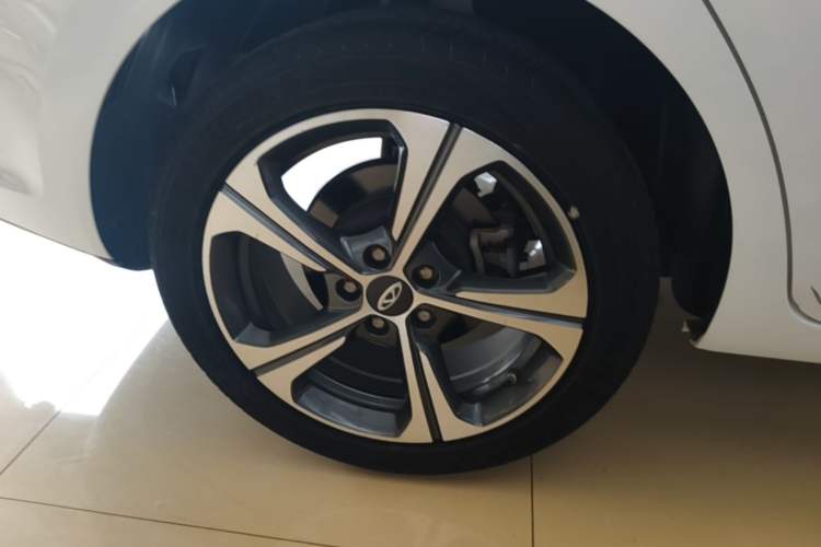 Used Chery Arrizo 5 2019 Facelifted PRO 1.5L Manual Youth Edition China VI Standard Right Rear Wheel Hub