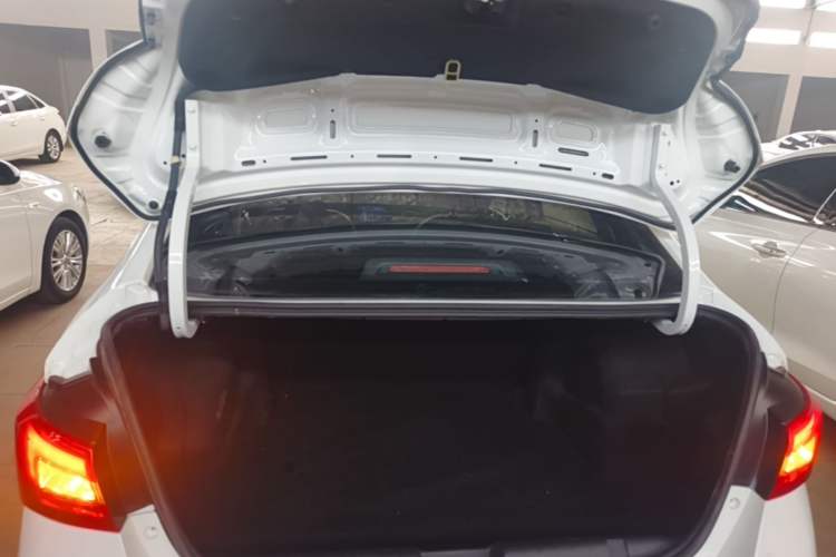 Used Chery Arrizo 5 2019 1.5L Manual New Zizai Edition China VI Trunk
