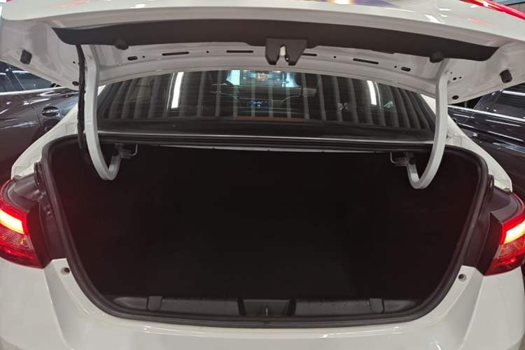 Used Chery Arrizo 5 2019 Revised PRO 1.5L CVT Youth Edition China VI Standard Trunk