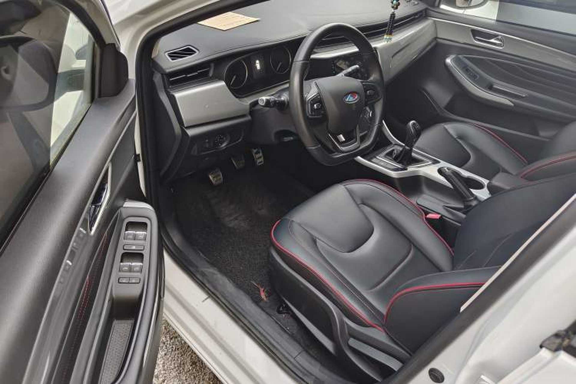 Used Chery Arrizo 5 2020 1.5L Manual Sport Edition Interior 2