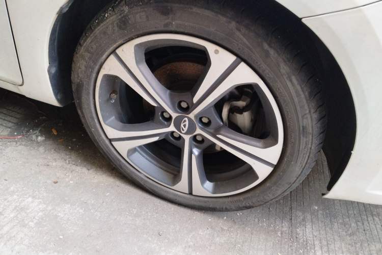 Used Chery Arrizo 5 2020 1.5L Manual Sport Edition Right Front Wheel Hub