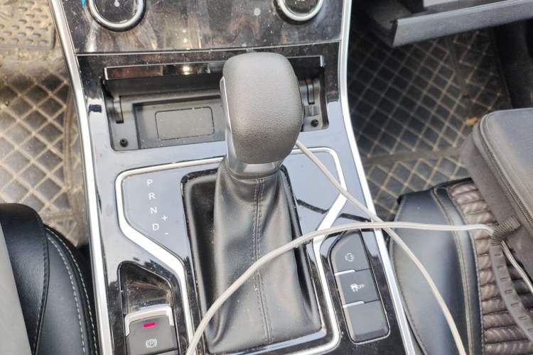 Used Chery Arrizo 5 2021 PRO 1.5L CVT Youth Edition Gear Lever