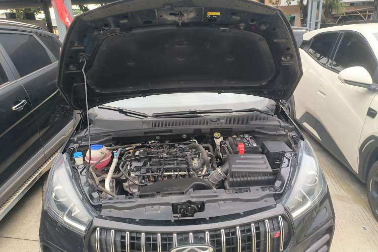 Used Chery Arrizo 5 2024 Edition People's Benefit Version 1.5L CVT Fashion Model Engine Bay