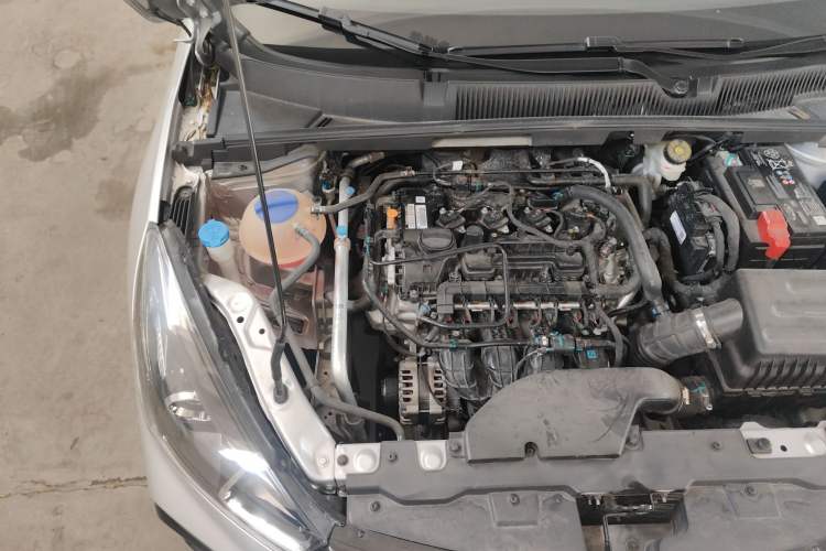 Used Chery Arrizo 5 2024 Edition People's Benefit Version 1.5L Manual Fashion Model Engine Bay Right