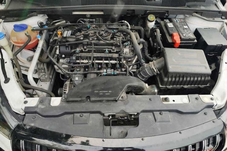 Used Chery Arrizo 5 2024 Edition People's Benefit Version 1.5L Manual Fashion Model Engine Bay