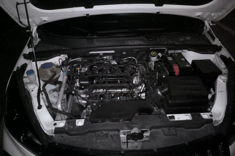 Used Chery Arrizo 5 2024 Edition People's Benefit Version 1.5L Manual Fashion Model Engine Bay