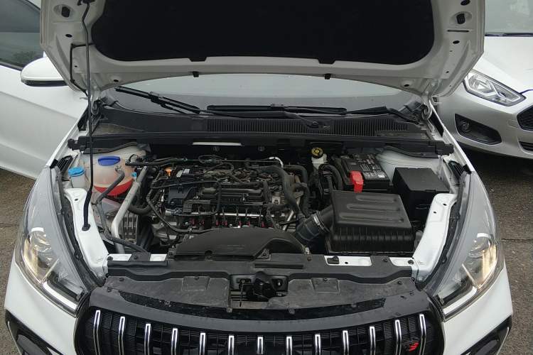 Used Chery Arrizo 5 2024 Edition People's Benefit Version 1.5L CVT Fashion Model Engine Bay