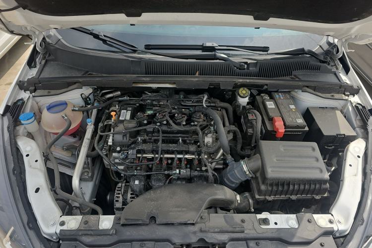 Used Chery Arrizo 5 2024 Edition People's Benefit Version 1.5L CVT Fashion Model Engine Bay