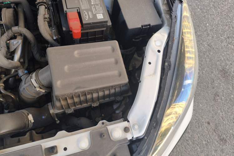 Used Chery Arrizo 5 2024 Edition People's Benefit Version 1.5L CVT Fashion Model Engine Bay Left