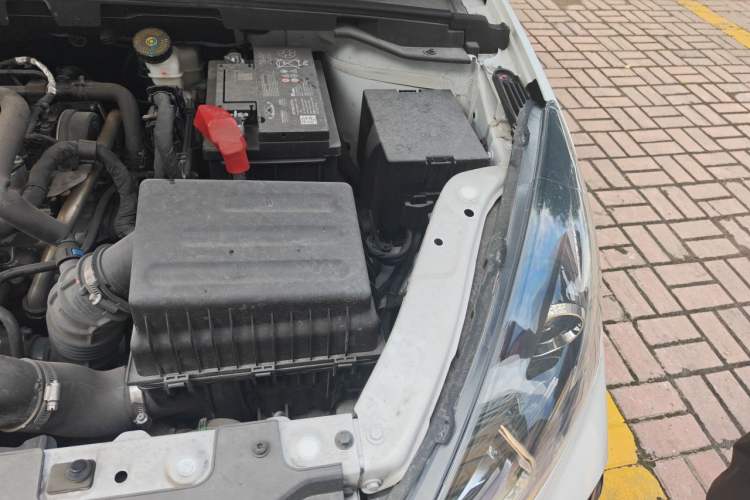 Used Chery Arrizo 5 2024 Edition People's Benefit Version 1.5L CVT Fashion Model Engine Bay Left