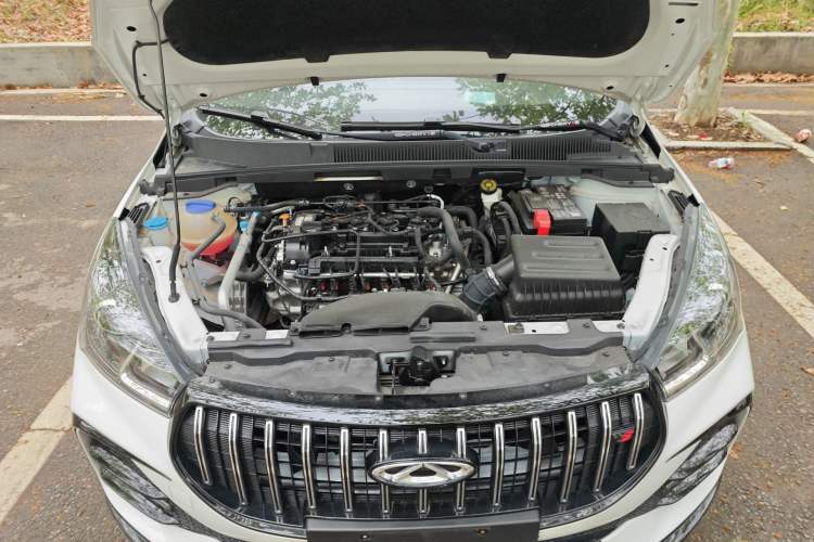 Used Chery Arrizo 5 2024 Edition People's Benefit Version 1.5L CVT Fashion Model Engine Bay