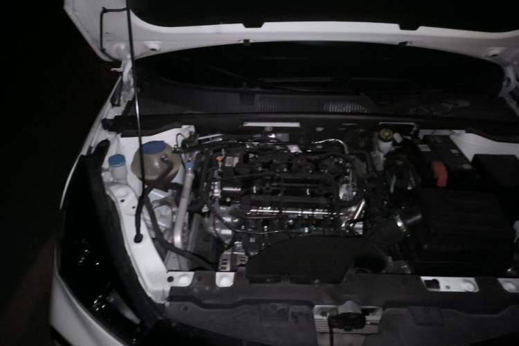 Used Chery Arrizo 5 2024 Edition People's Benefit Version 1.5L Manual Fashion Model Engine Bay Right