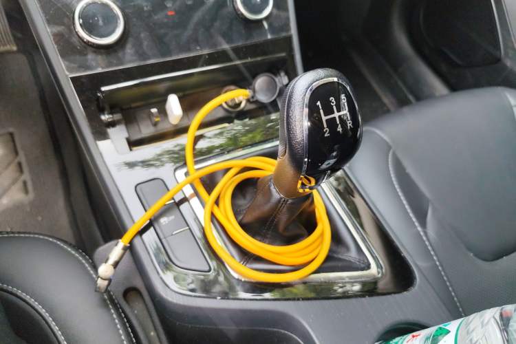 Used Chery Arrizo 5 2024 Edition People's Benefit Version 1.5L Manual Fashion Model Gear Lever