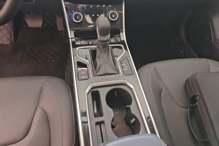 Used Chery Arrizo 5 2024 Edition People's Benefit Version 1.5L CVT Fashion Model Gear Lever