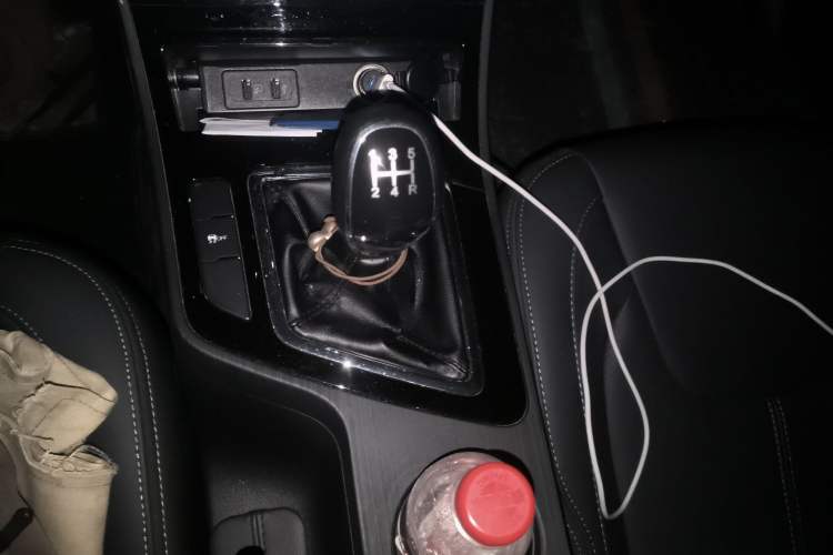Used Chery Arrizo 5 2024 Edition People's Benefit Version 1.5L Manual Fashion Model Gear Lever