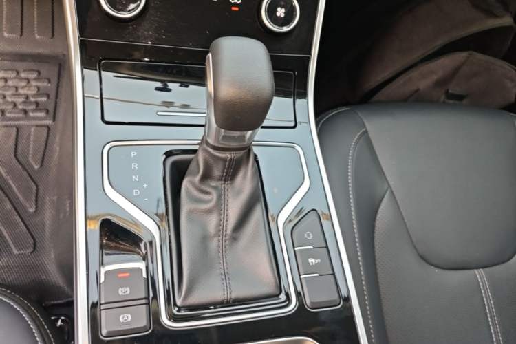 Used Chery Arrizo 5 2024 Edition People's Benefit Version 1.5L CVT Fashion Model Gear Lever