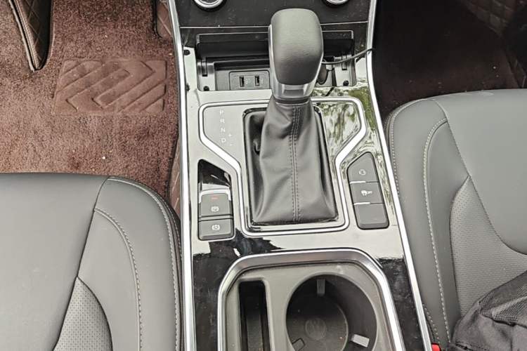 Used Chery Arrizo 5 2024 Edition People's Benefit Version 1.5L CVT Fashion Model Gear Lever