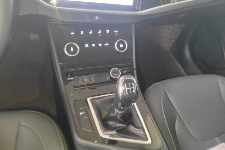 Used Chery Arrizo 5 2024 1.5L Manual Fashion Edition Gear Lever