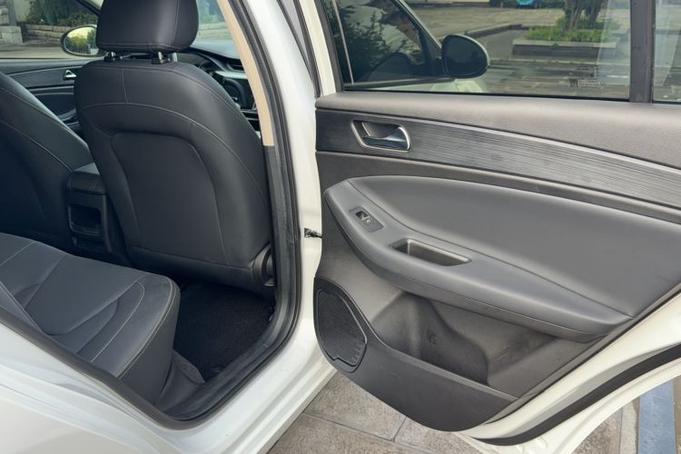 Used Chery Arrizo 5 2024 Edition People's Benefit Version 1.5L CVT Fashion Model Interior 3