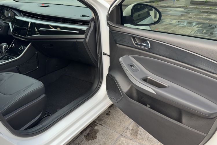Used Chery Arrizo 5 2024 Edition People's Benefit Version 1.5L CVT Fashion Model Interior 4