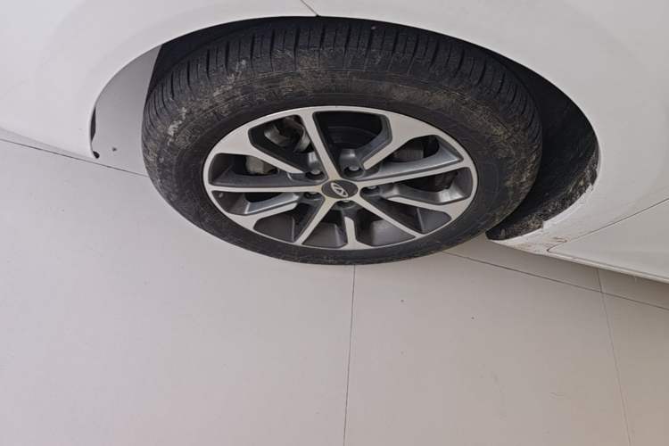 Used Chery Arrizo 5 2024 Edition People's Benefit Version 1.5L CVT Fashion Model Left Front Wheel Hub