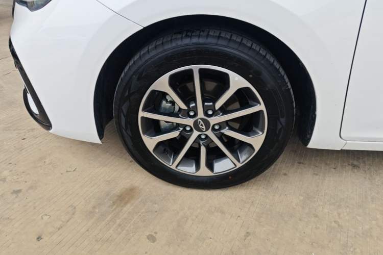 Used Chery Arrizo 5 2024 Edition People's Benefit Version 1.5L CVT Fashion Model Left Front Wheel Hub