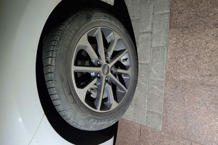 Used Chery Arrizo 5 2024 1.5L Manual Fashion Edition Left Front Wheel Hub