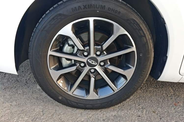 Used Chery Arrizo 5 2024 Edition People's Benefit Version 1.5L CVT Fashion Model Left Front Wheel Hub