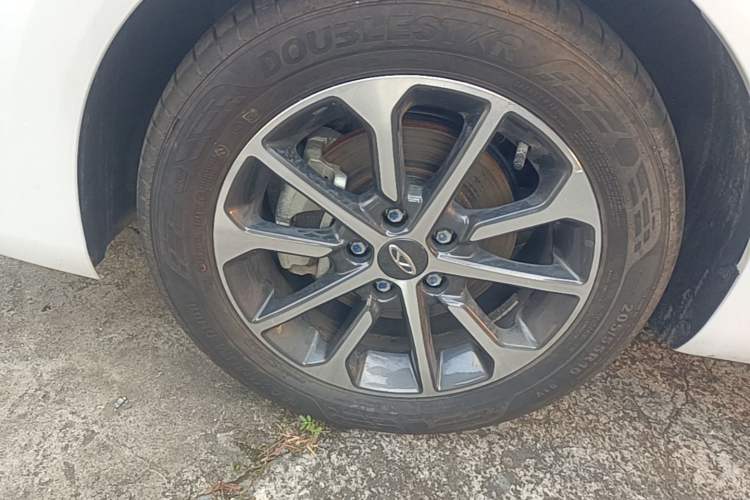 Used Chery Arrizo 5 2024 Edition People's Benefit Version 1.5L CVT Fashion Model Left Front Wheel Hub