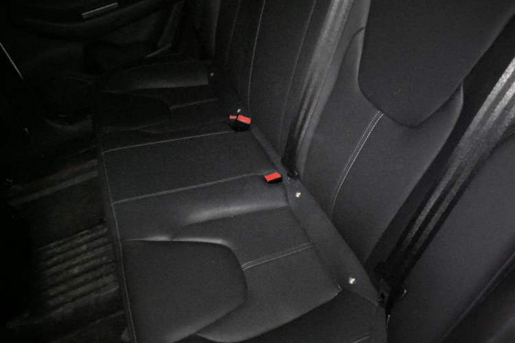 Used Chery Arrizo 5 2024 Edition People's Benefit Version 1.5L Manual Fashion Model Left Rear Seat