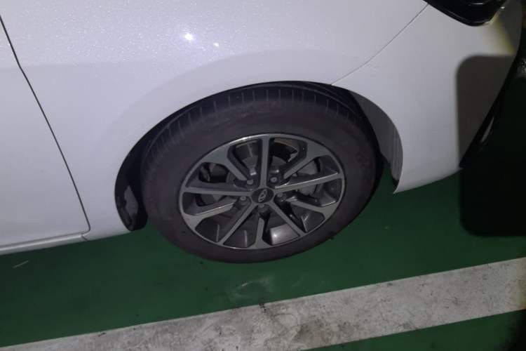 Used Chery Arrizo 5 2024 1.5L Manual Fashion Edition Right Front Wheel Hub