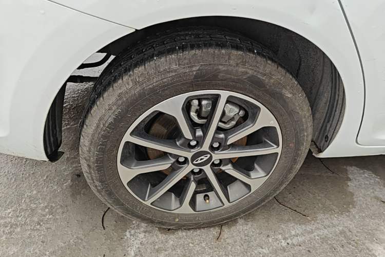 Used Chery Arrizo 5 2024 Edition People's Benefit Version 1.5L CVT Fashion Model Right Rear Wheel Hub