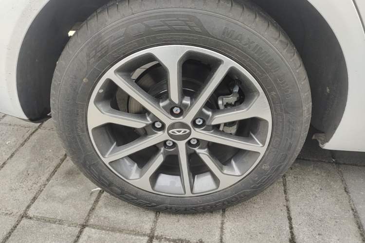 Used Chery Arrizo 5 2024 Edition People's Benefit Version 1.5L Manual Fashion Model Right Rear Wheel Hub