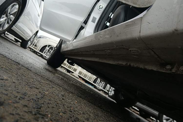 Used Chery Arrizo 5 2024 Edition People's Benefit Version 1.5L CVT Fashion Model Right Side Sill