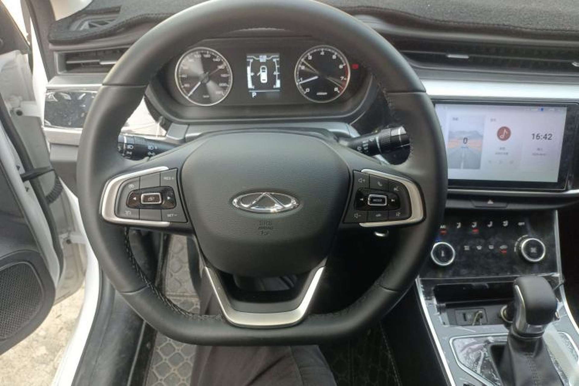 Used Chery Arrizo 5 2024 Edition People's Benefit Version 1.5L CVT Fashion Model Steering Wheel