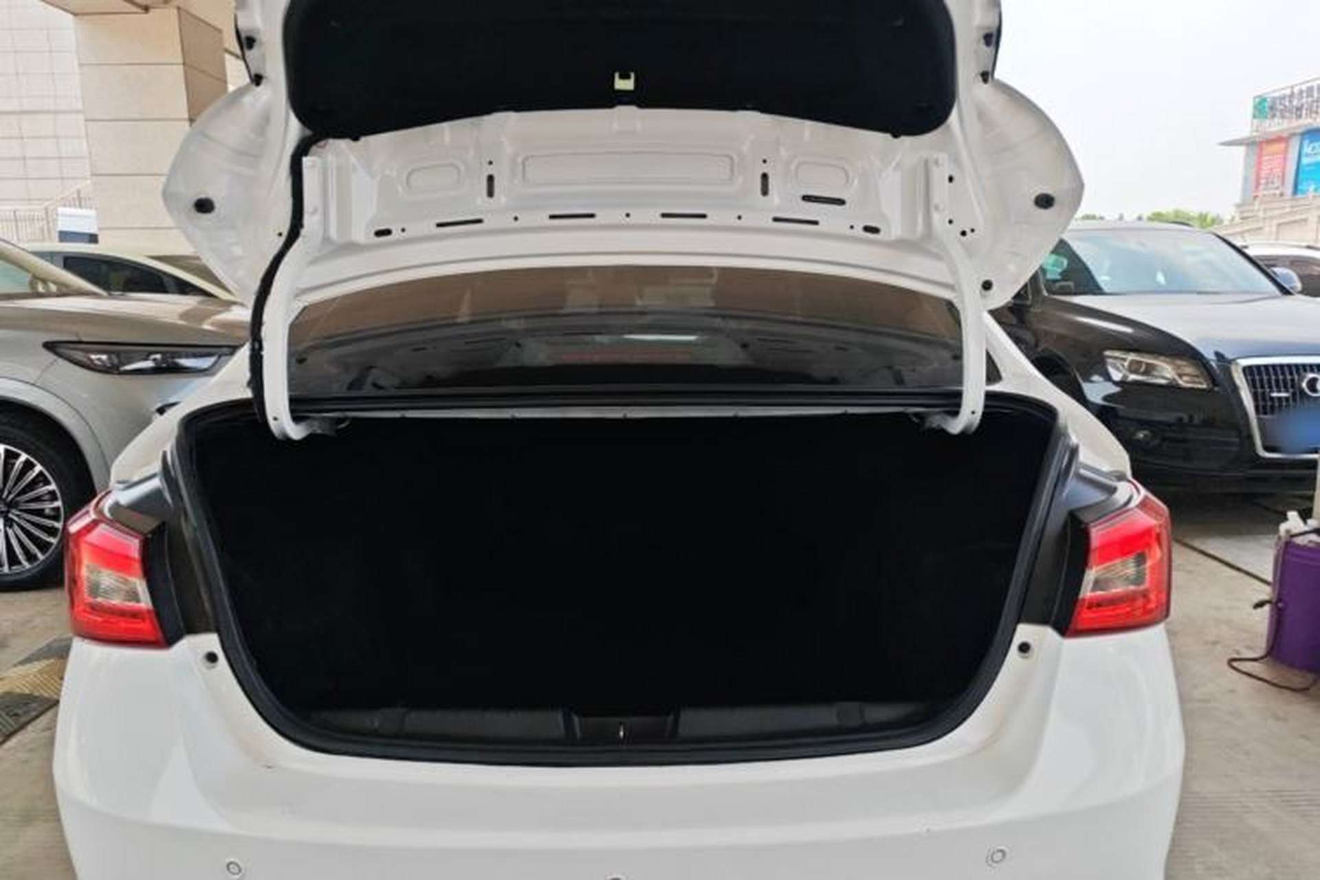 Used Chery Arrizo 5 2024 1.5L CVT Style Version Trunk