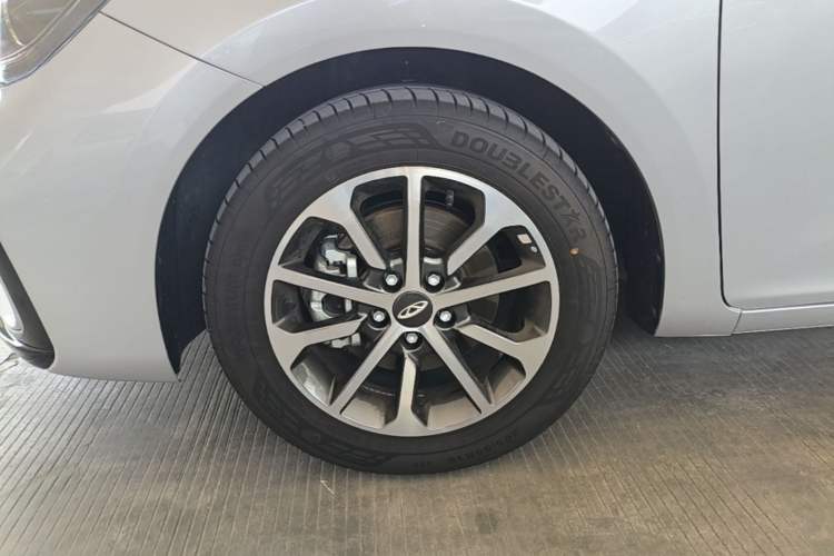 Used Chery Arrizo 5 2025 Excellence Version 1.5L CVT Fashionable Edition Left Front Wheel Hub