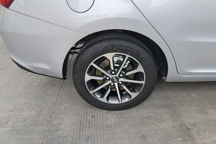 Used Chery Arrizo 5 2025 Excellence Version 1.5L CVT Fashionable Edition Right Rear Wheel Hub