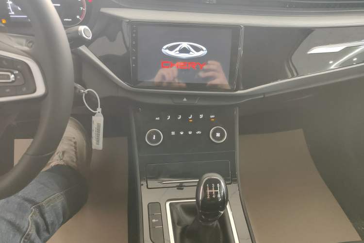 Used Chery Arrizo 5 2025 Excellence Version 1.5L Manual Fashion Edition Audio And AC Panel