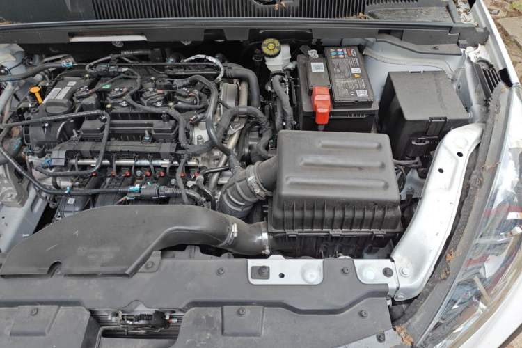 Used Chery Arrizo 5 2025 Excellence Version 1.5L Manual Fashion Edition Engine Bay Left