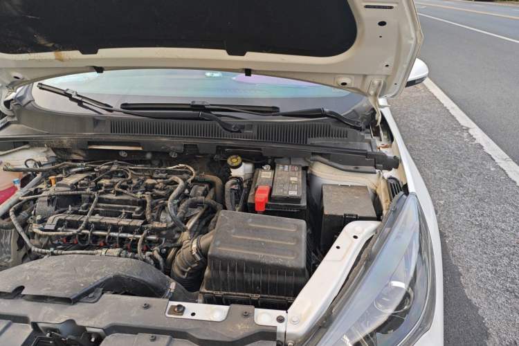 Used Chery Arrizo 5 2025 Excellence Version 1.5L Manual Fashion Edition Engine Bay Left