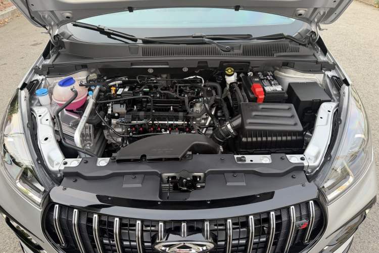 Used Chery Arrizo 5 2025 Excellence Version 1.5L Manual Fashion Edition Engine Bay