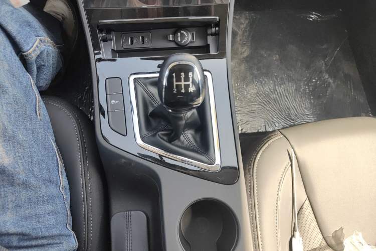 Used Chery Arrizo 5 2025 Excellence Version 1.5L Manual Fashion Edition Gear Lever