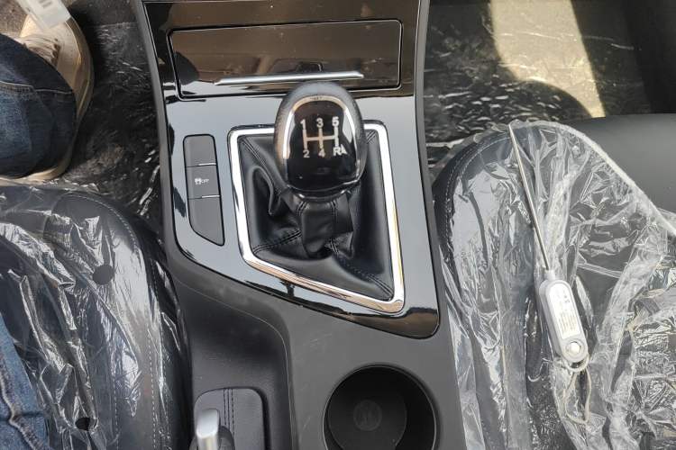 Used Chery Arrizo 5 2025 Excellence Version 1.5L Manual Fashion Edition Gear Lever