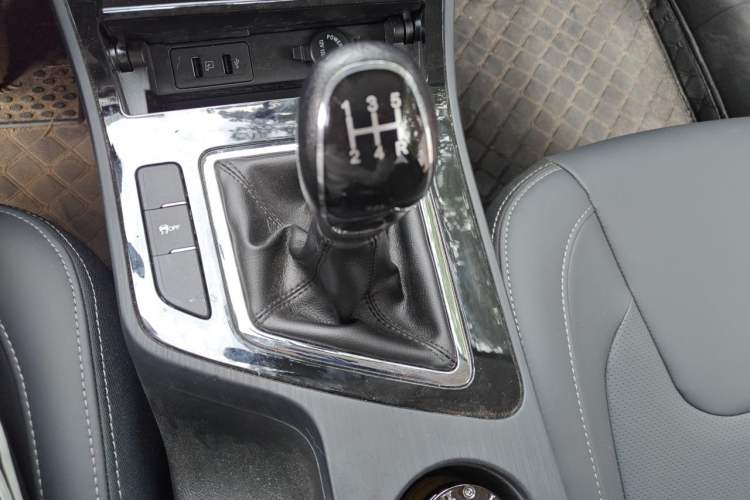 Used Chery Arrizo 5 2025 Excellence Version 1.5L Manual Fashion Edition Gear Lever