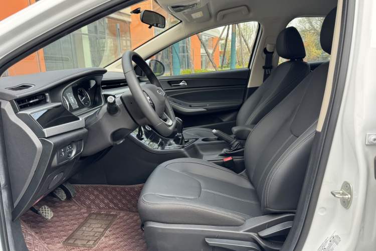 Used Chery Arrizo 5 2025 Excellence Version 1.5L Manual Fashion Edition Interior 2