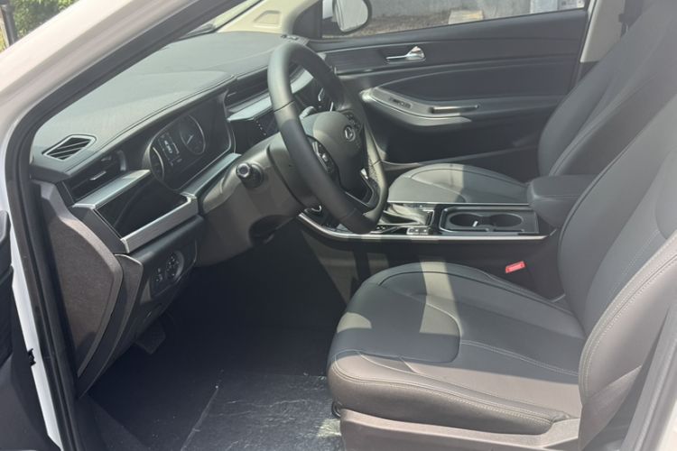 Used Chery Arrizo 5 2025 Excellence Version 1.5L CVT Fashionable Edition Interior 2