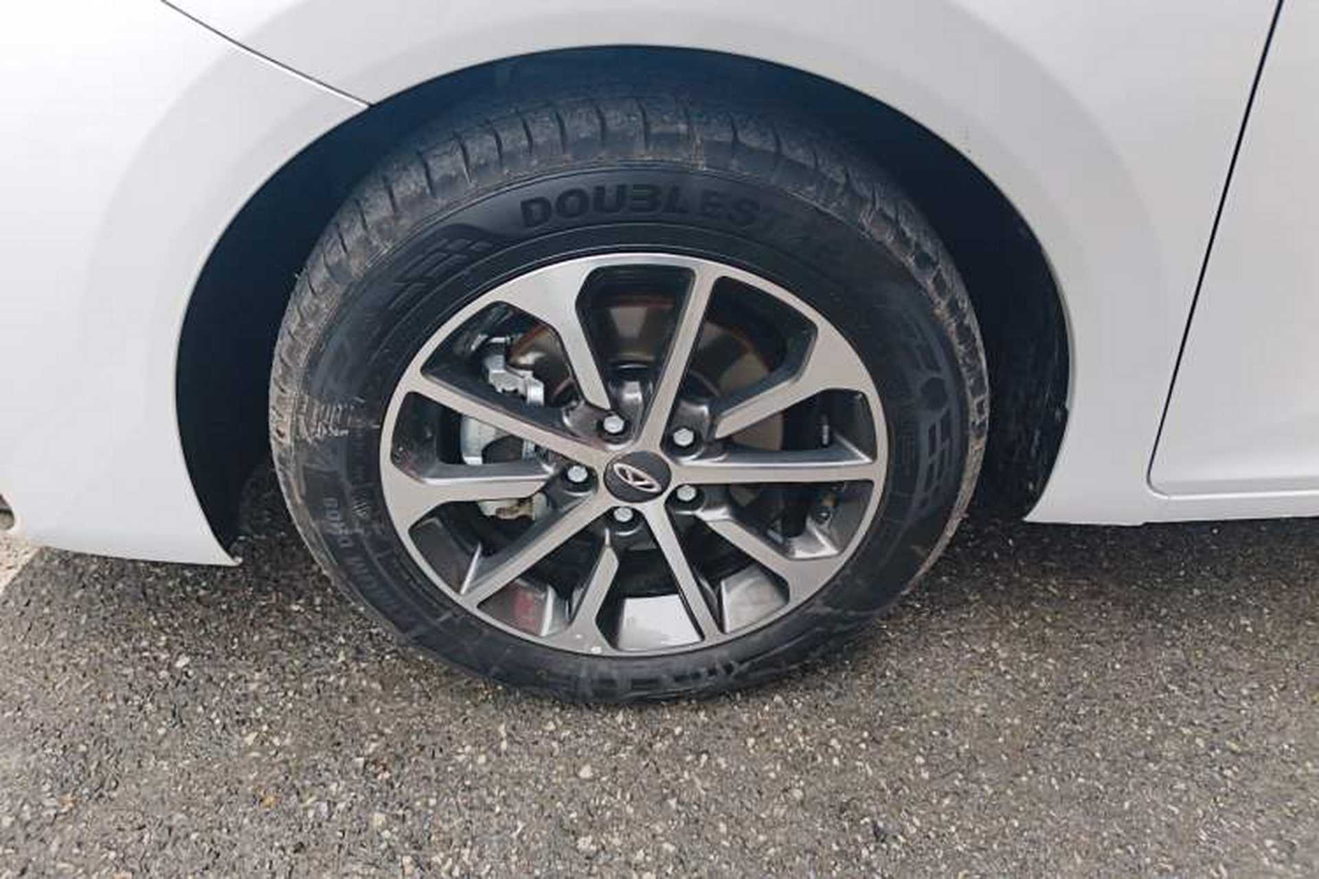 Used Chery Arrizo 5 2025 Excellence Version 1.5L CVT Fashionable Edition Left Front Wheel Hub
