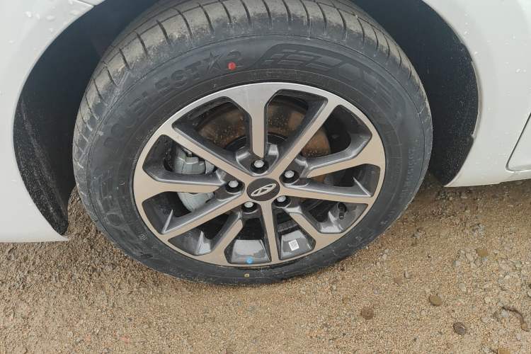 Used Chery Arrizo 5 2025 Excellence Version 1.5L Manual Fashion Edition Left Front Wheel Hub
